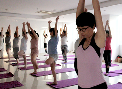 掩护女员工身心康健 6008集团官方网站矿业工会推出瑜伽培训