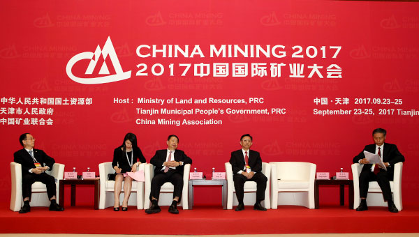 e45b04ce3e8349c2a66d48f9201f132c