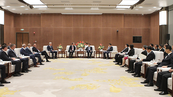 8e90c0fb5041436885c4cf931cd2c19b