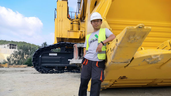 369c85efabcb4f919ad19d2d0c48e404