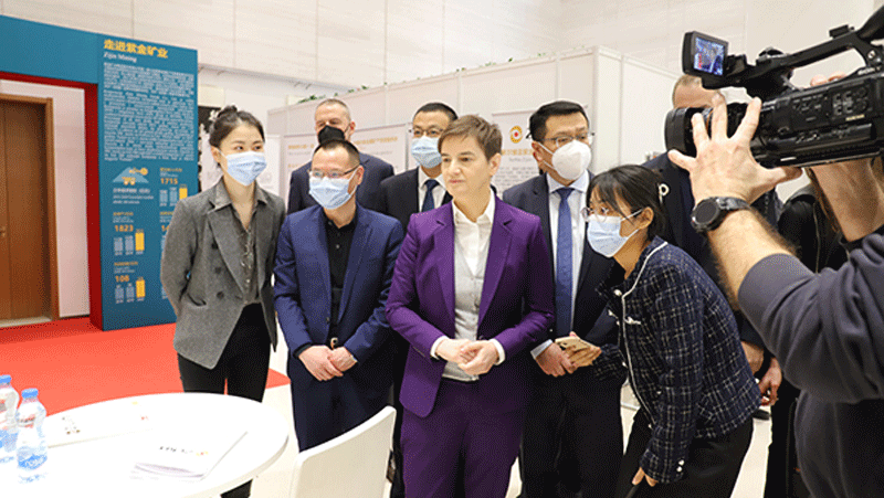 塞尔维亚中资企业商会成立 总理布尔纳比奇旅行6008集团官方网站展台